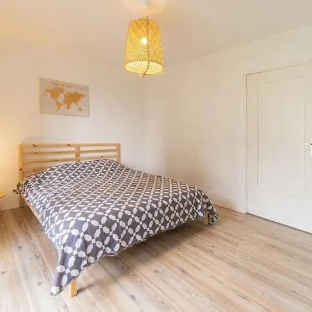 Apartment Just For - Balcon - Parking - Calme- Fibre - Relax Mulhouse